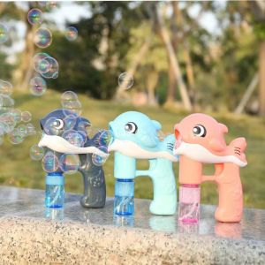 เติมสต็อกพร้อมแล้ว เป่าฟองอัตโนมัติ ปืนเป่าฟองสบู่ปลาโลมา ของเล่นเด็ก ปืนเป่าฟอง มีไฟ มี 3 สีให้เลือก ใช้แบตเตอรี่