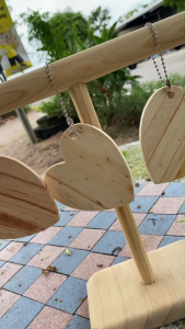 พวงกุญแจ พวงกุญแจ DIY พวงกุญจากไม้สน พวงกุญแจรูปหัวใจ พวงกุญแจสี่เหลี่ยม ของผาก ของขวัญ