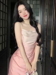 QFN | Đầm Dây Sang Trọng Màu Hồng