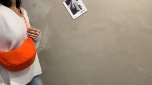 กระเป๋าคาดอกเเฟชั่น วัยรุ่น มาใหม่ AA1401