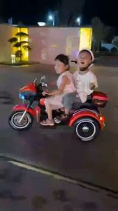 CANDY KIDS ELECTRIC BATTERY RIDE ON MOTORCYCLE SUPER BIKE HARLEY-DAVIDSON MOTOSIKAL ELEKTRIK BATERI BUDAK KANAK UMUR 2 - 7 YEARS MUSIC LED LIGHT USB PORT BLUETOOTH