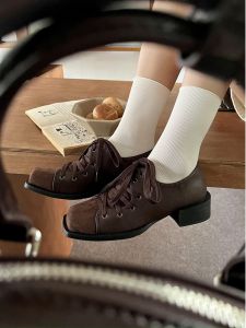 รองเท้าส้นหนาหัวเหลี่ยมสไตล์ย้อนยุคแบบลำลองสำหรับผู้หญิง รองเท้าส้นเตี้ยแบบผูกเชือกสุดเก๋ ส้นสูงปานกลาง สีพื้น