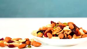 【BUY2 TAKE2】Mr.Squirrel Roasted mixed nuts and dried  fruits Mix Nuts Dry Fruit Snack Slimming meal replacement Daily Nuts  wholesale