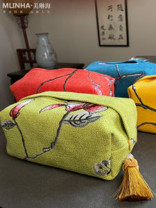 Luxurious Embroidered Chinese Style Fabric Tissue Box for Living Room Bedroom Car Ornamental Paper Towel Holder Home Decor