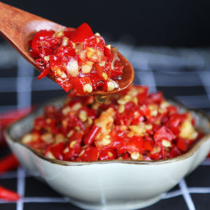 Jiangxi Special Product  Hot Pepper Sauce Garlic Flavor Glass Bottle Noodles Dipping Sauce Cold Salad Flavor Home Use