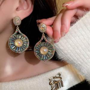 🇲🇾 Ready stock Bohemian drop retro geometric earring