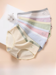 Womens Underwear Cotton Antibacterial 2023 New Arrival Cotton Crotch Seamless Underwear Girl Student Comfortable Mid-Waist Womens Underpants