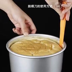 อุปกรณ์แซะขอบเค้ก ที่แซะเค้ก สีขาว