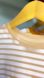 Kaos Crop Top Salur Setrip: Pilihan Fashion Wanita Modern