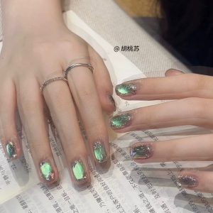 Green Emerald Cats Eye Handmade Nail Tips Glowing White High-End Summer Elegant Versatile Student Wearable False Nails