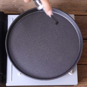 Chảo Gang Đáy Phẳng Chống Dính Dùng Đổ Bánh XèoBò Bít Tết Trứng Ốp La Size 26cm