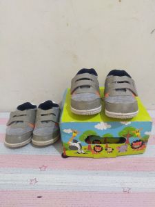 sepatu anak bayi grey