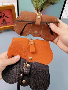 SHOPHOME Tas Penyimpanan Kacamata Gantung Bahan Kulit PU Kotak Pelindung Kacamata Anti Gores TK23