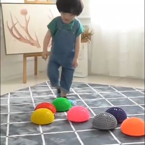 Semicircular Stepping Stone Yoga Massage Durian Ball Foot Massage Ball PVC Inflatable Half Yoga Balls Massage Point Fitness Ball Exercises Trainer Fitness Balance Ball