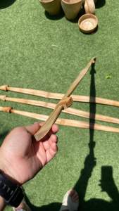 ไม้คาน ไม้หาบ รุ่นหัวตัด สำหรับหาบเหรียญโปรยทาน หาบตะกร้า วัสดุทำจากไม้ไผ่ขนาดความยาว 125 เซนติเมตร