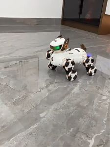 Robot Chó thông minh 8 bánh có thể di chuyển trên nhiều địa hình Có nhạc Có đèn led Có phun sương Quà tặng 2025