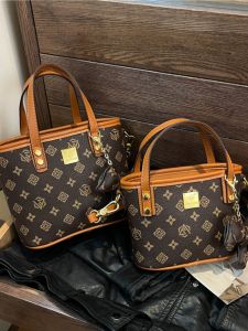 กระเป๋าถือพิมพ์ลายแฟชั่นสำหรับผู้หญิง กระเป๋าถือทรงถังผ้าใบแบบสะพายข้างเป้สะพายหลังแบบอเนกประสงค์ กระเป๋าถือ PU ขนาดเล็ก