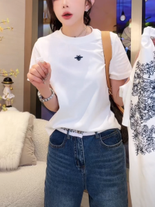 Spring Summer New Style Womens Loose Fit Short Sleeve T-shirt Butterfly Embroidery Slimming Base Layer Shirt Casual Cotton