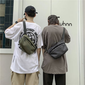 กระเป๋าสะพายข้างผู้ชายอินเทรนด์สไตล์ญี่ปุ่นเรียบง่ายกระเป๋าสะพายข้างกันน้ำกระเป๋าแขวนชายหญิงกระเป๋าคาดอกกระเป๋าสะพายไหล่เบาพกสะดวกกระเป๋าใบเล็กทรงจันทร์เสี้ยว