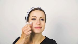 ade Roller & Gua Sha Face Roller Facial Beauty Roller Skin Care Tools Rose Quartz Massager for Face Eyes Neck Body Muscle Relaxing and Relieve Fine Lines and Wrinkles