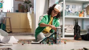 LEGO City 60366 Ski and Climbing Center (1045 Pieces) Mainan Building Block Toys