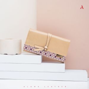 Dompet panjang wanita Laras wallet bahan kulit sapi asli premium original branded tempat simpan uang dan hp