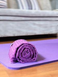 Yoga Towels Womens Non Slip 100% Absorbent Odorless Microfiber Foldable Washable for Hot Yoga Pilates Standard