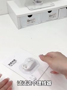 Holder Kabel Dinding Karakter Kait Steker Listrik Penyimpan Kabel Data