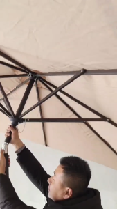 ร่มทรงตรงสี่เหลี่ยม ร่มกันแดดกลางแจ้ง สีกากี ไม่มีฐาน ร่มพักผ่อน ร่มกลาง ร่มสนาม ร่มกันแดด ร่มชายหาด ร่มกันแดด