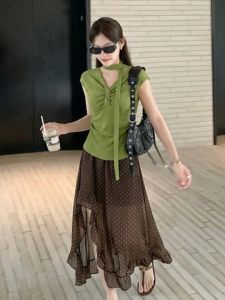 YUEZHONGWEI | Green V-Neck Off-Shoulder Knot Crop Top