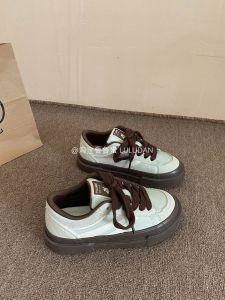 Retro Hong Kong Style Thick Bottom Skate Shoes Womens 2024 New Autumn Winter White Sneakers Student Versatile Casual Shoes