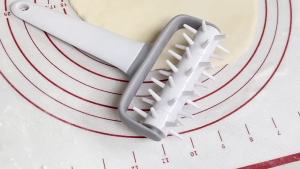 1PC pizza punch PP pizza dough roller needle Punch Baking bread dough hob Exhaust bread punch Cookie punch Baking tools