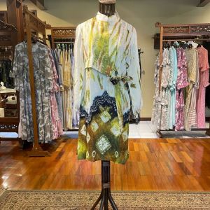 Kinan Tunik Viscos by Dian Pelangi LIMITED EDITION Blouse Baju Atasan Kemeja Blus Outfit Busui Kerja Kantor Pesta Pernikahan Kondangan Casual Formal Wanita Hijaber Cantik Anggun Modis Modern Elegan Mewah Model Korea Terbaru Motif Jumputan Kekinian