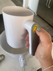 Máy Sàng Bột Điện Cầm Tay Bằng Thép Không Gỉ Lưới Mịn Hình Dạng Cốc Tự Động Dùng Cho Làm Bánh - Cần 2 Pin AA (Không Bao Gồm)