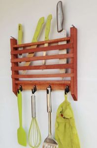 TEMPAT PISAU GANTUNG KAYU/RAK GANTUNG PISAU KAYU+GANTUNGAN