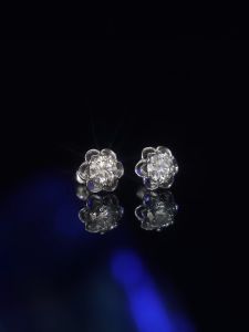 LOVETIA 1.0 Ct Anting Moissanite Bunga Perak 925 Sertifikat GRA BTED002