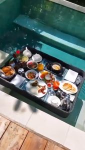 Deluxe Design ถาดลอยน้ำ ถาดใส่อาหาร Floating Breakfast หวายเทียม ถาดอาหารลอยสระน้ำ ถาดอาหาร ถาดอาหารในสระ