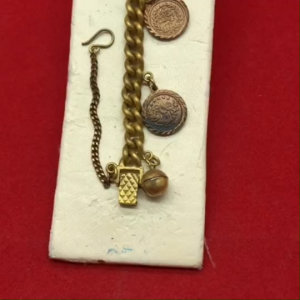 สร้อยข้อมือทองเหลืองลายเลสห้อยเหรียญ ความยาว 6 นิ้ว ใส่ในชีวิตประจำวันได้