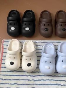 WY-XIXITIAO รองเท้าแตะแบบปิดเท้าสำหรับลูกสุนัขส่วนบุคคลสำหรับผู้หญิงในฤดูร้อนกลางแจ้งรองเท้าแบบมีรูระบายน่ารักใส่สบายรองเท้าแตะชายหาดสองทาง