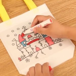 DIY Graffiti Bag: A Fun & Customizable Birthday Souvenir