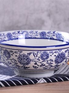 Large Ceramic Blue And White Porcelain Bowl for Noodle House Single Piece Vintage Style Chinese Cuisine Soup Bowl Dining Utensils
