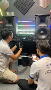 Micro Karaoke M3 Pro Bóng Tube – Hệ Thống Khuếch Đại Đèn Bóng Biến Mọi Giọng Hát Trở Nên Nội Lực & Ấm Áp