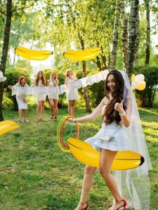 Inflatable Banana Throwing Game Props for Bachelor Party Pool Toys Summer Wedding Prank Decorations Festive Costumes Supplies