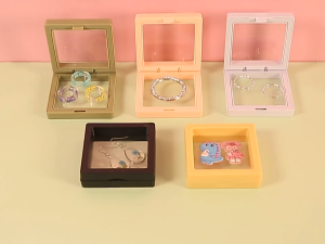 Spring Home โปร่งใส3Dระงับกล่องเครื่องประ กรอบใส่โชว์เครื่องประดับ ป้องกันฝุ่น กรอบพระพร้อมฐาน น้ำหนักเบา กล่อง มีให้เลือก 4 สี