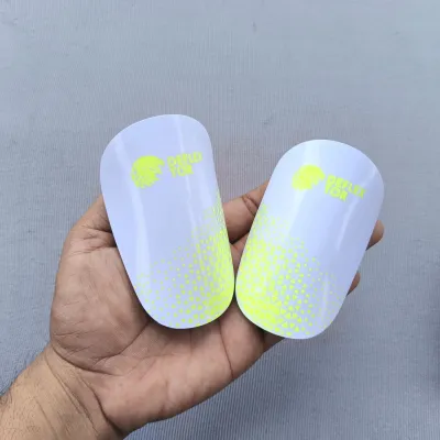 Deflextor - Deker Mini Motif Shinguard Pelindung Tulang Kering Deker Kaki Sepak Bola Dan Futsal Bahan Mika Spons EVA Lapis Kain Pengikat Karet Elastis