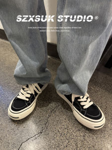 รองเท้าผ้าใบกีฬาลำลองสำหรับผู้ชาย สไตล์ใหม่ฤดูใบไม้ร่วง รองเท้าสเก็ตบอร์ด รองเท้าผ้าใบสีดำ รองเท้าสวมแบบหัวกลม พื้นยาง สวมใส่สบาย