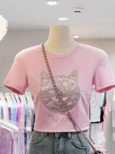 เสื้อยืดลายแมวปักผ้าฝ้ายแขนสั้นทรงเข้ารูปสำหรับผู้หญิง เสื้อแฟชั่นฤดูร้อน คอลเลกชั่นใหม่ 2025 ทรงสลิมฟิต ทรงปกติ