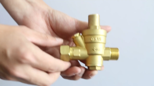 [24H SHIP] DN15/DN25 Brass Adjustable Brass Water Pressure Regulator Valve Reducing Reducer Valve