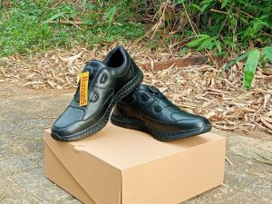 Rumaos sepatu PDH taliputar pria formal casual kulit asli
