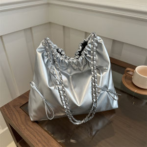 Large Capacity Soft Leather Tote Bag Womens 2024 New Korean Style Single Shoulder Commuter Chain Bag for Office Workers